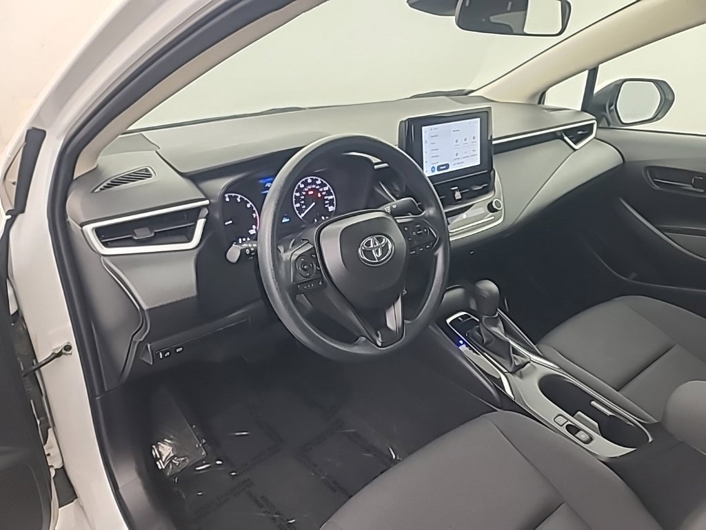 Used 2025 Toyota Corolla LE FWD image 26