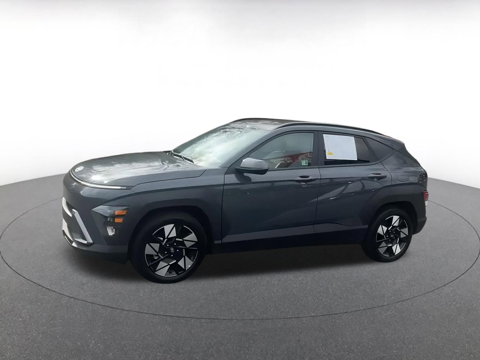 Used 2025 Hyundai Kona SEL image 8