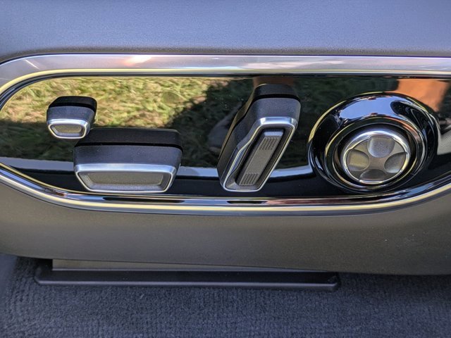 New 2025 Jeep Grand Cherokee L Overland w/ Advanced Protech Group III image 18