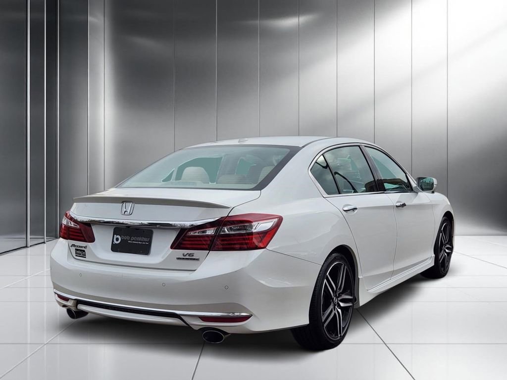 Used 2016 Honda Accord Touring image 24