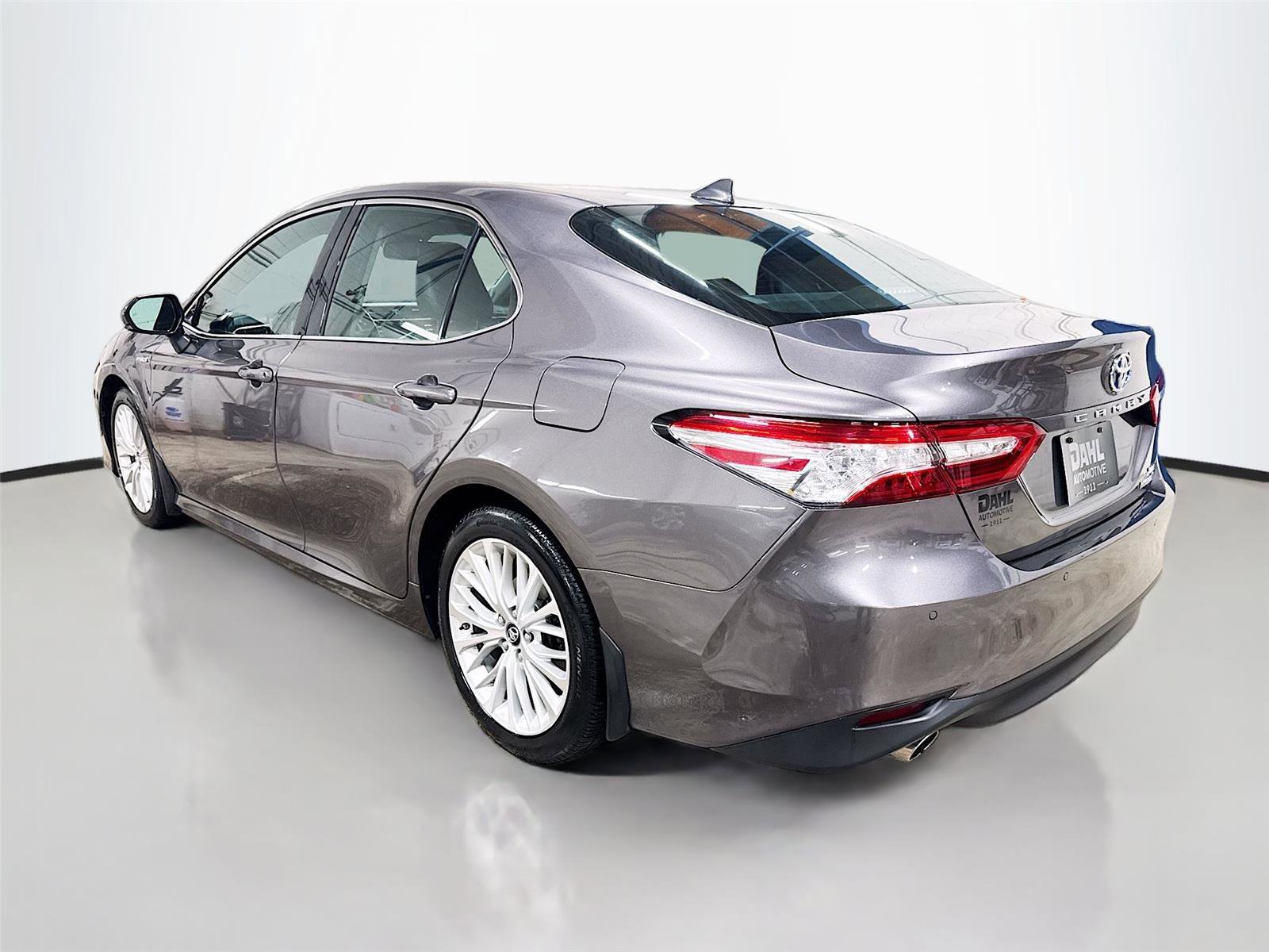 Used 2018 Toyota Camry XLE w/ Audio Package image 5