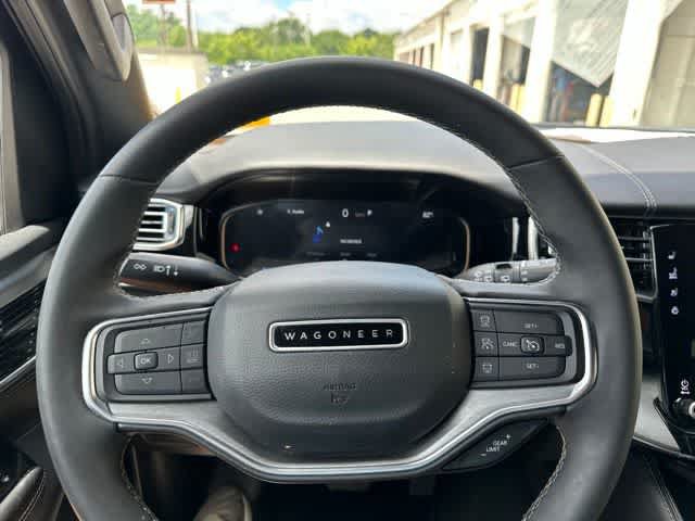 Used 2023 Jeep Wagoneer Series II AWD/4WD image 11