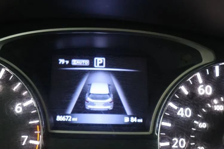 Used 2017 Nissan Pathfinder SV AWD/4WD image 28