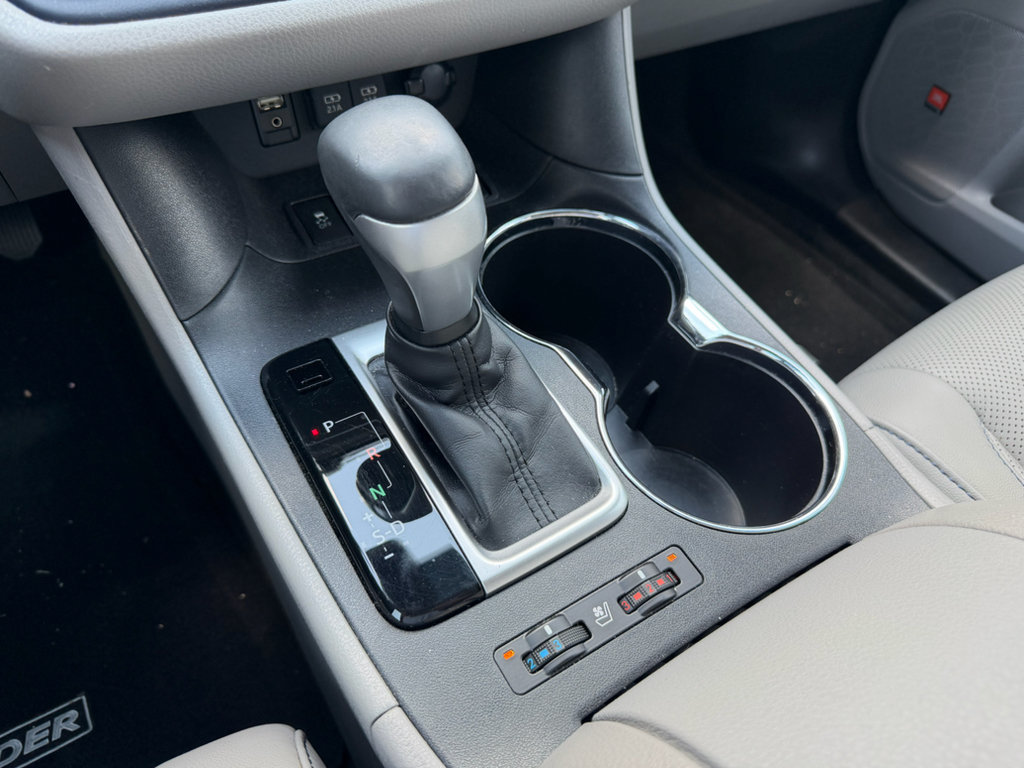 Used 2019 Toyota Highlander Limited FWD image 17