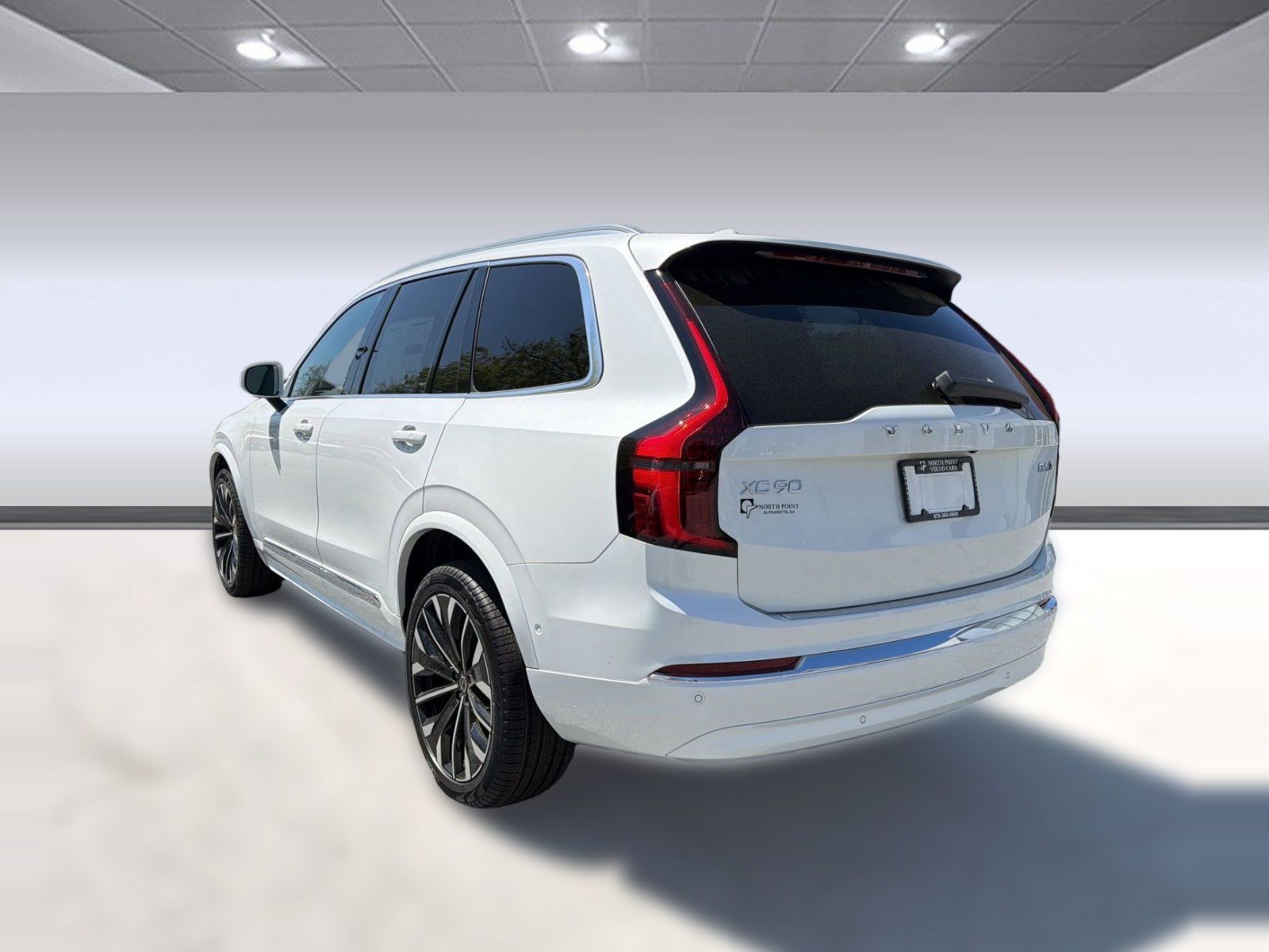 New 2026 Volvo XC90 B6 Plus w/ Protection Package Premier AWD/4WD image 3