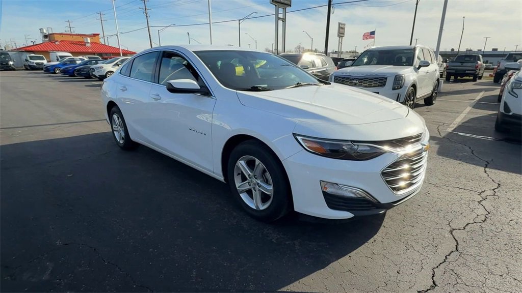 Used 2023 Chevrolet Malibu LS w/ Driver Confidence Package image 2