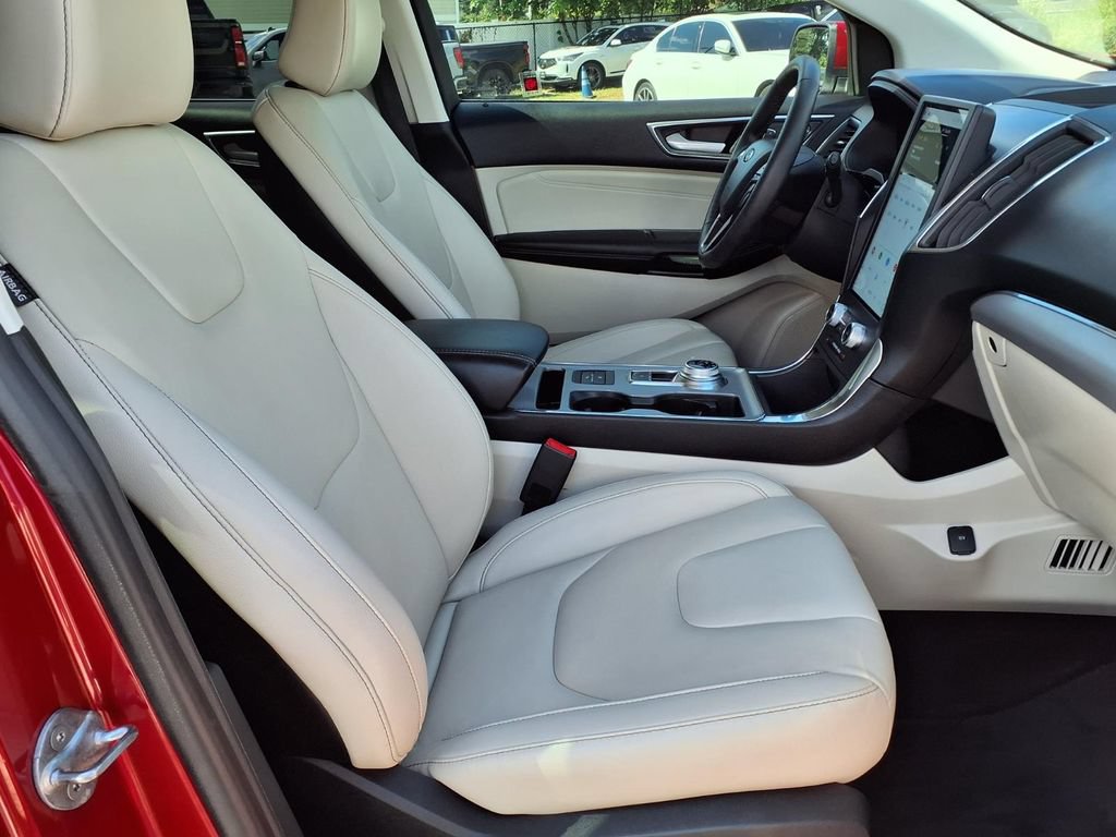 Used 2022 Ford Edge Titanium AWD/4WD image 13