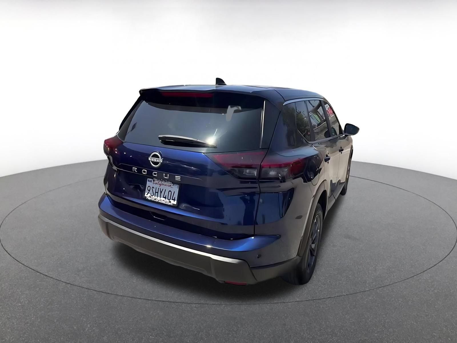 Used 2025 Nissan Rogue SV FWD image 14