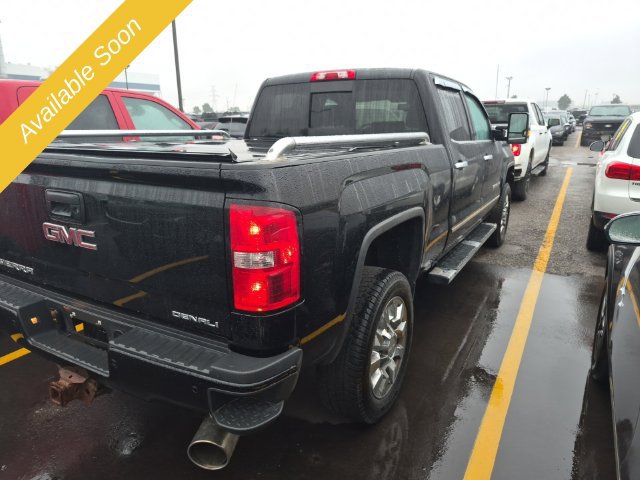 Used 2018 GMC Sierra 2500 Denali w/ Suspension Package, Off-Road AWD/4WD image 5