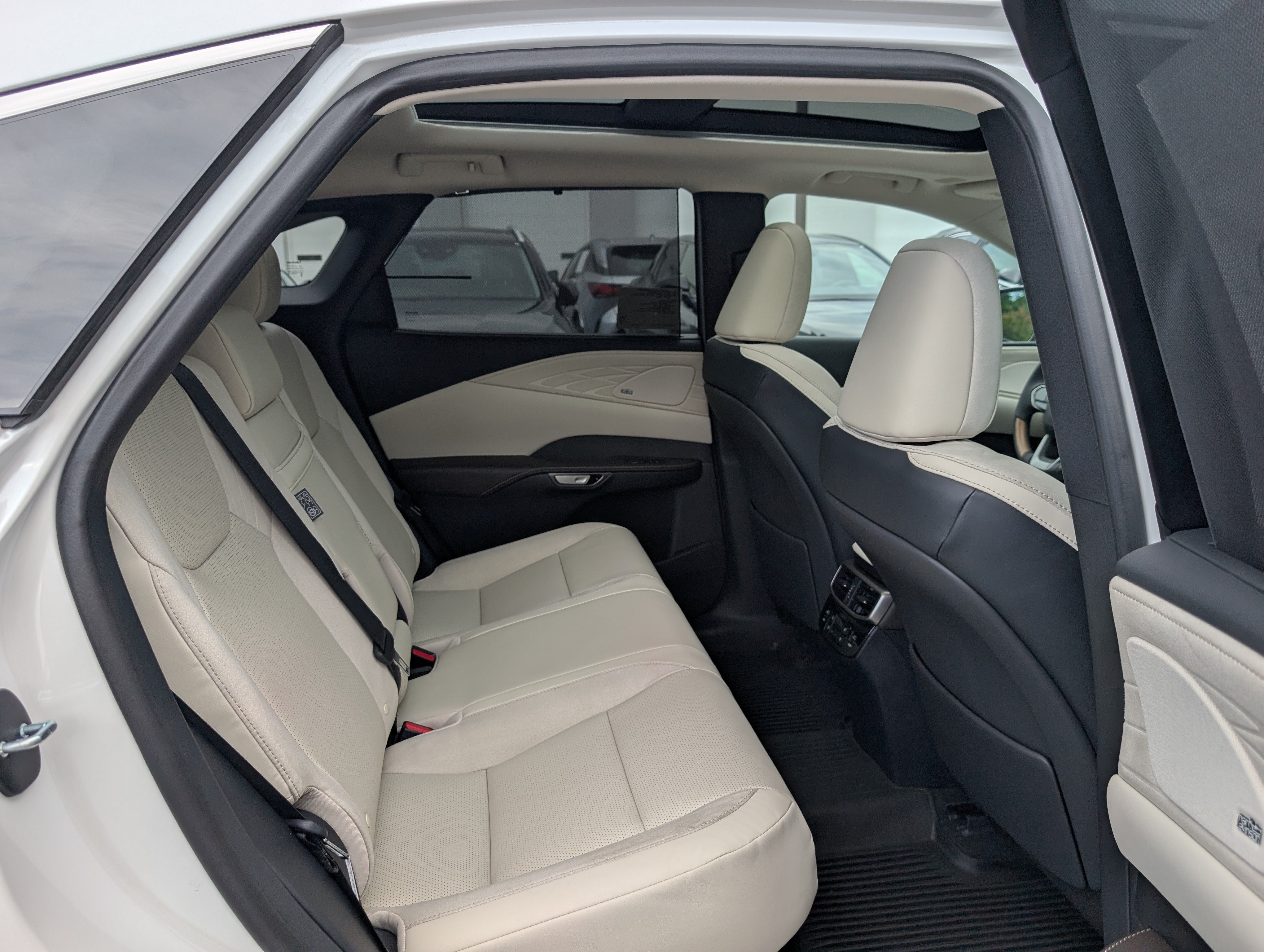 New 2026 Lexus RX 350h AWD/4WD image 8