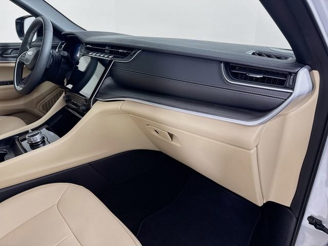 Used 2024 Jeep Grand Cherokee Limited image 34