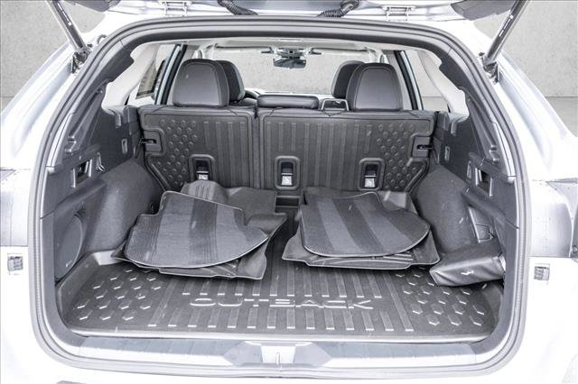 Used 2025 Subaru Outback Touring XT AWD/4WD image 23