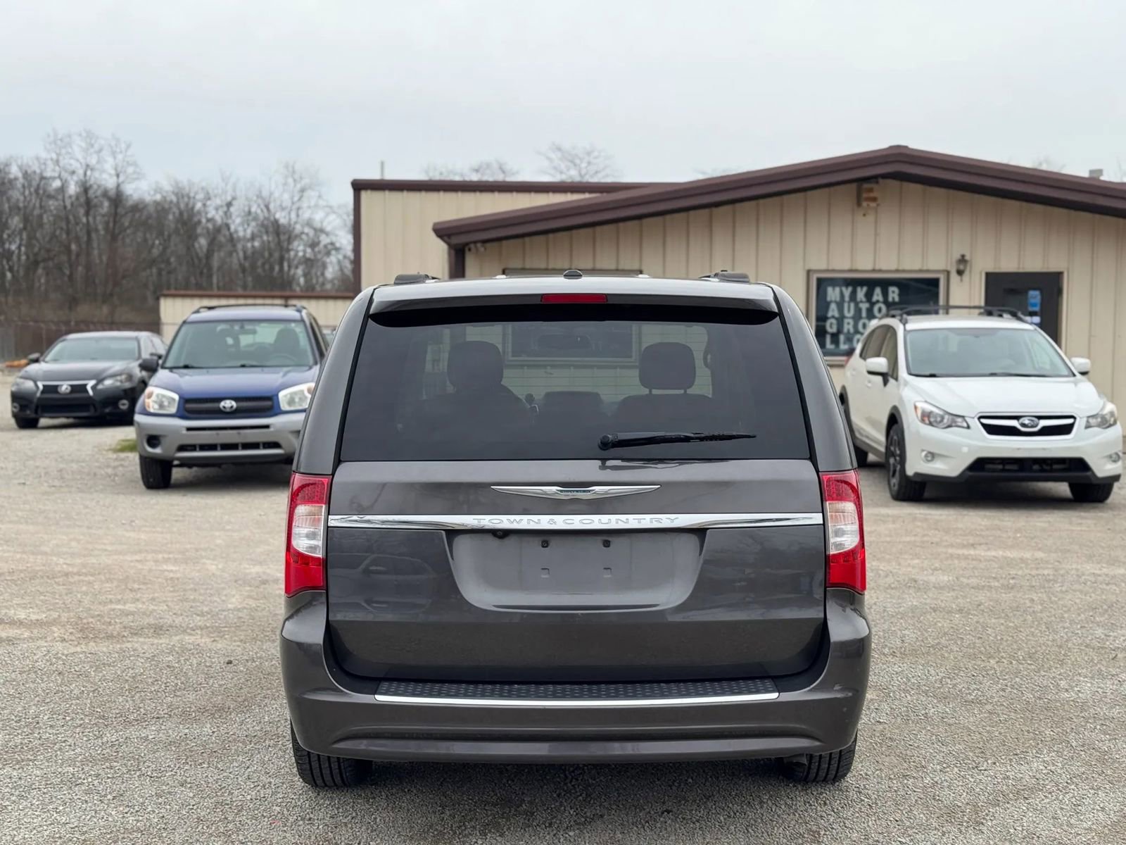 Used 2016 Chrysler Town & Country Touring w/ Driver Convenience Group FWD image 7