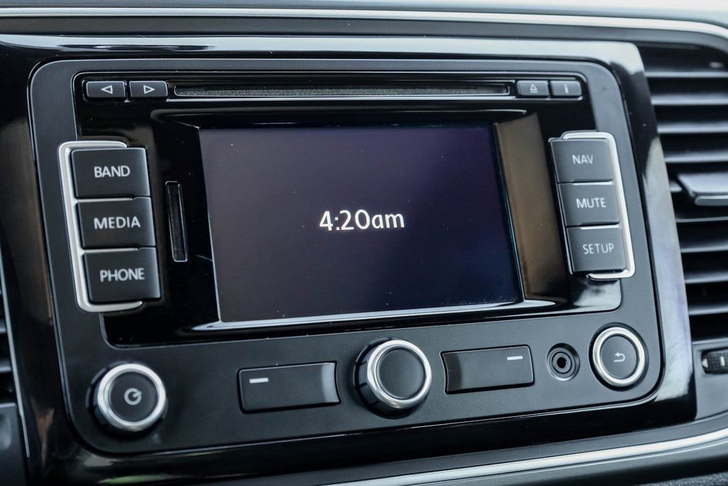 Used 2014 Volkswagen Beetle R-Line image 24