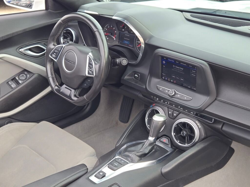 Used 2023 Chevrolet Camaro LT RWD image 7