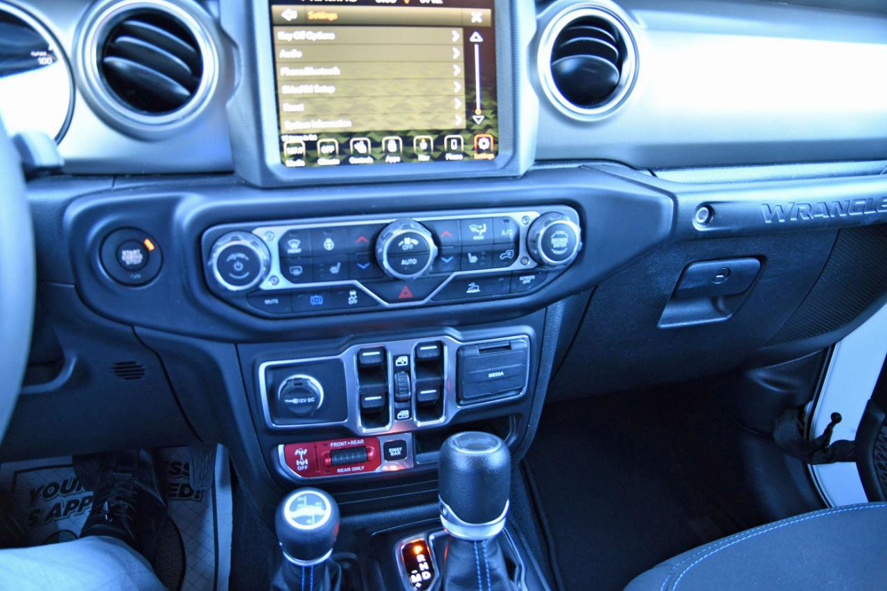 Used 2023 Jeep Wrangler Unlimited Rubicon 4xe w/ Cold Weather Group AWD/4WD image 23