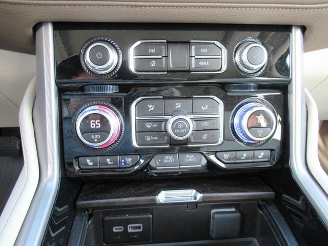 Used 2024 GMC Yukon Denali w/ Denali Reserve Package AWD/4WD image 31