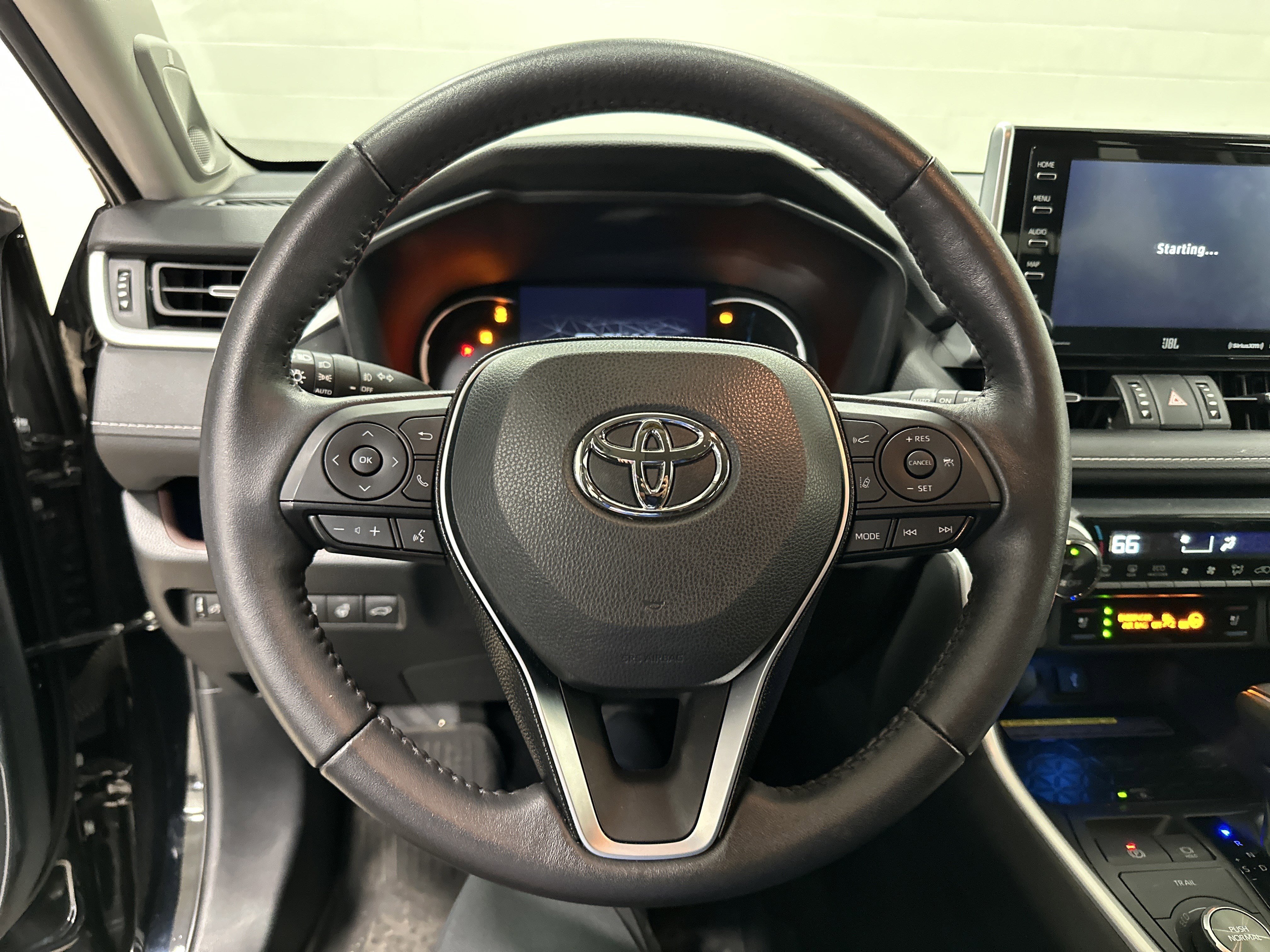 Used 2021 Toyota RAV4 Limited image 18