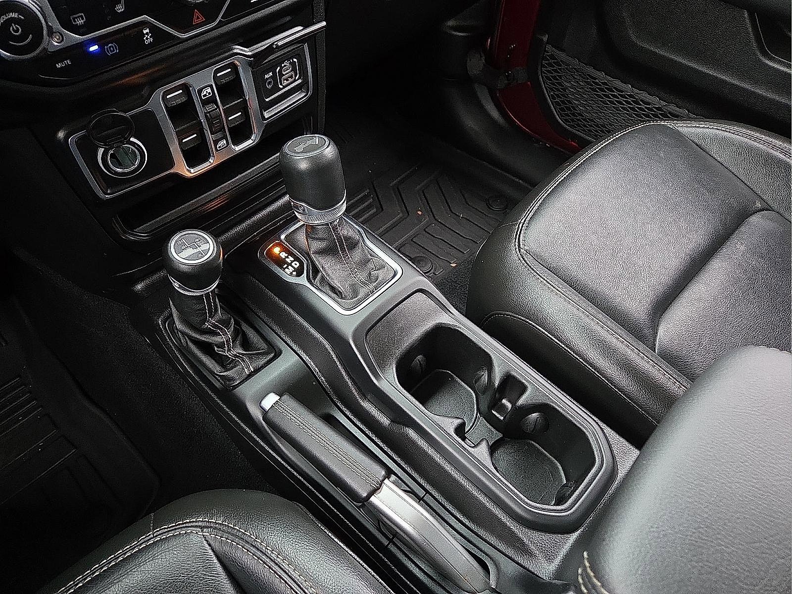 Used 2022 Jeep Wrangler Unlimited Sahara w/ Cold Weather Group image 25