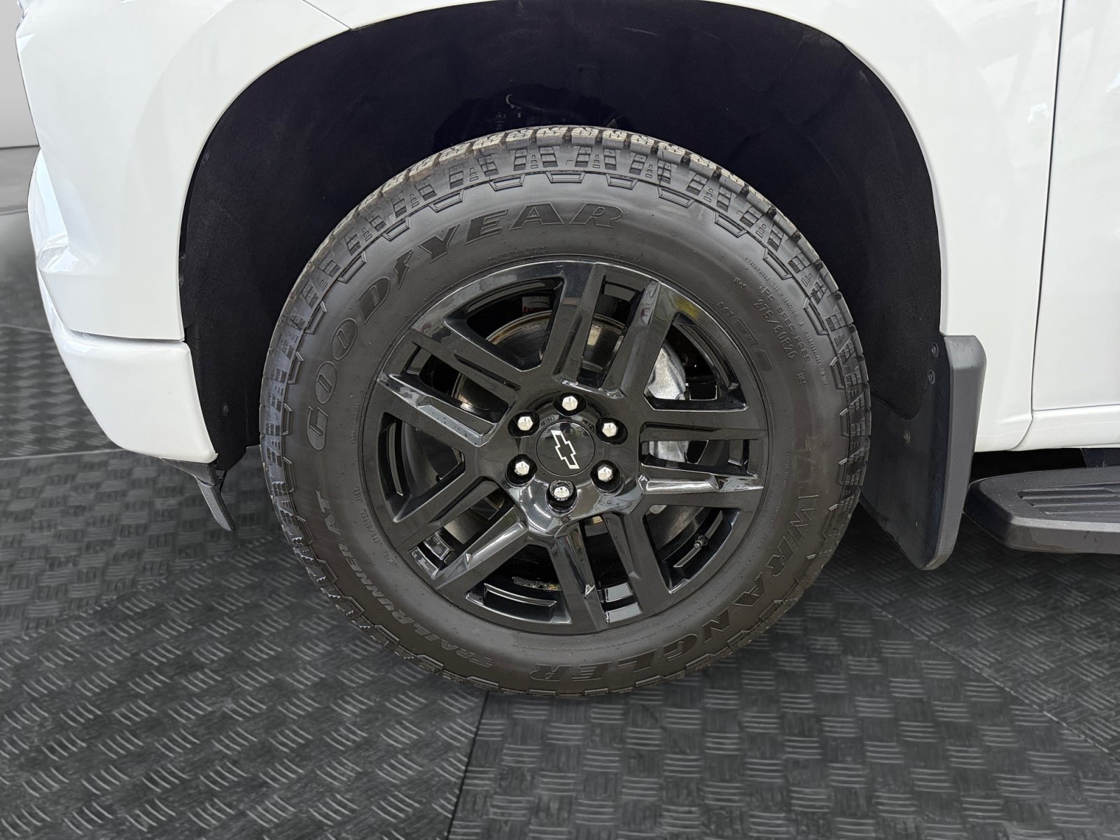 Used 2024 Chevrolet Silverado 1500 RST AWD/4WD image 32