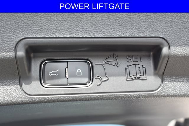 Used 2023 Ford Explorer XLT w/ Equipment Group 202A AWD/4WD image 7