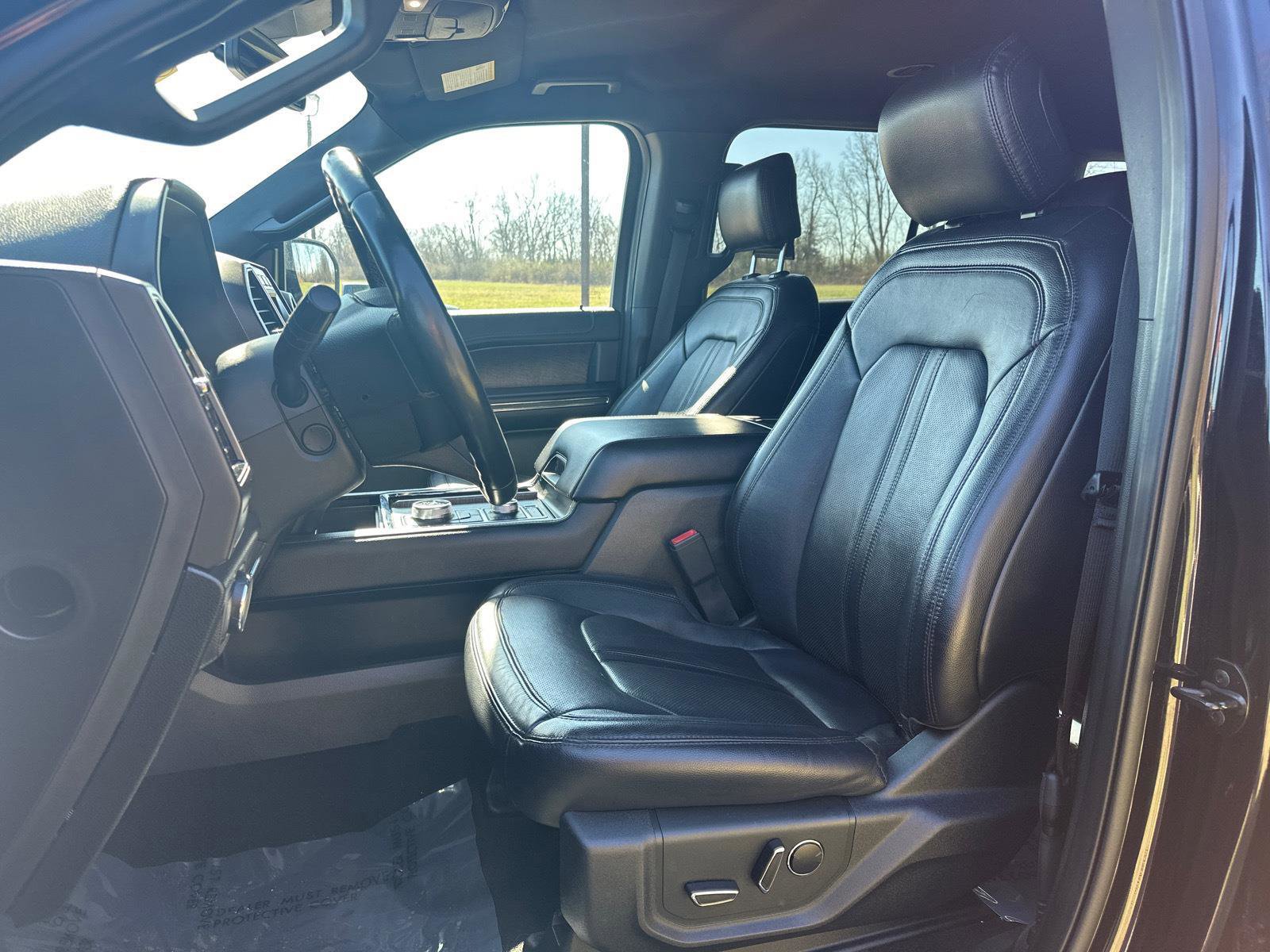 Used 2020 Ford Expedition Max Limited image 3