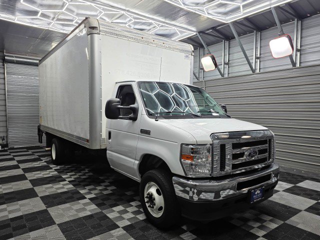 Used 2021 Ford E-450 and Econoline 450 Super Duty w/ Power Windows & Locks Group RWD image 4