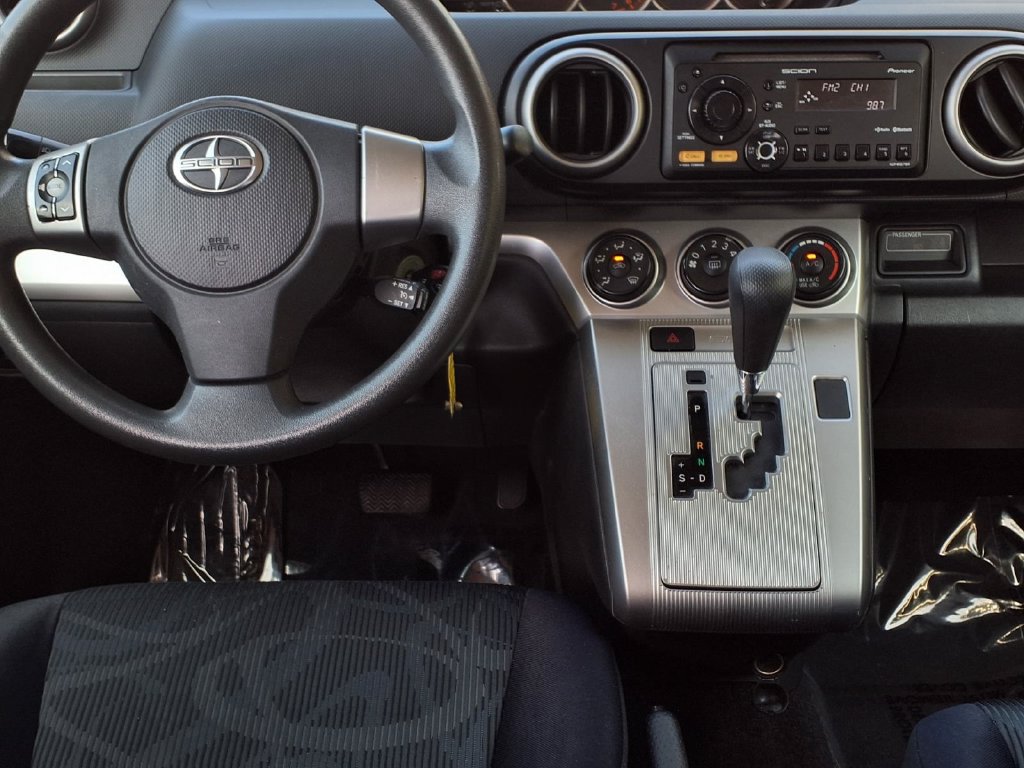 Used 2012 Scion xB FWD image 25