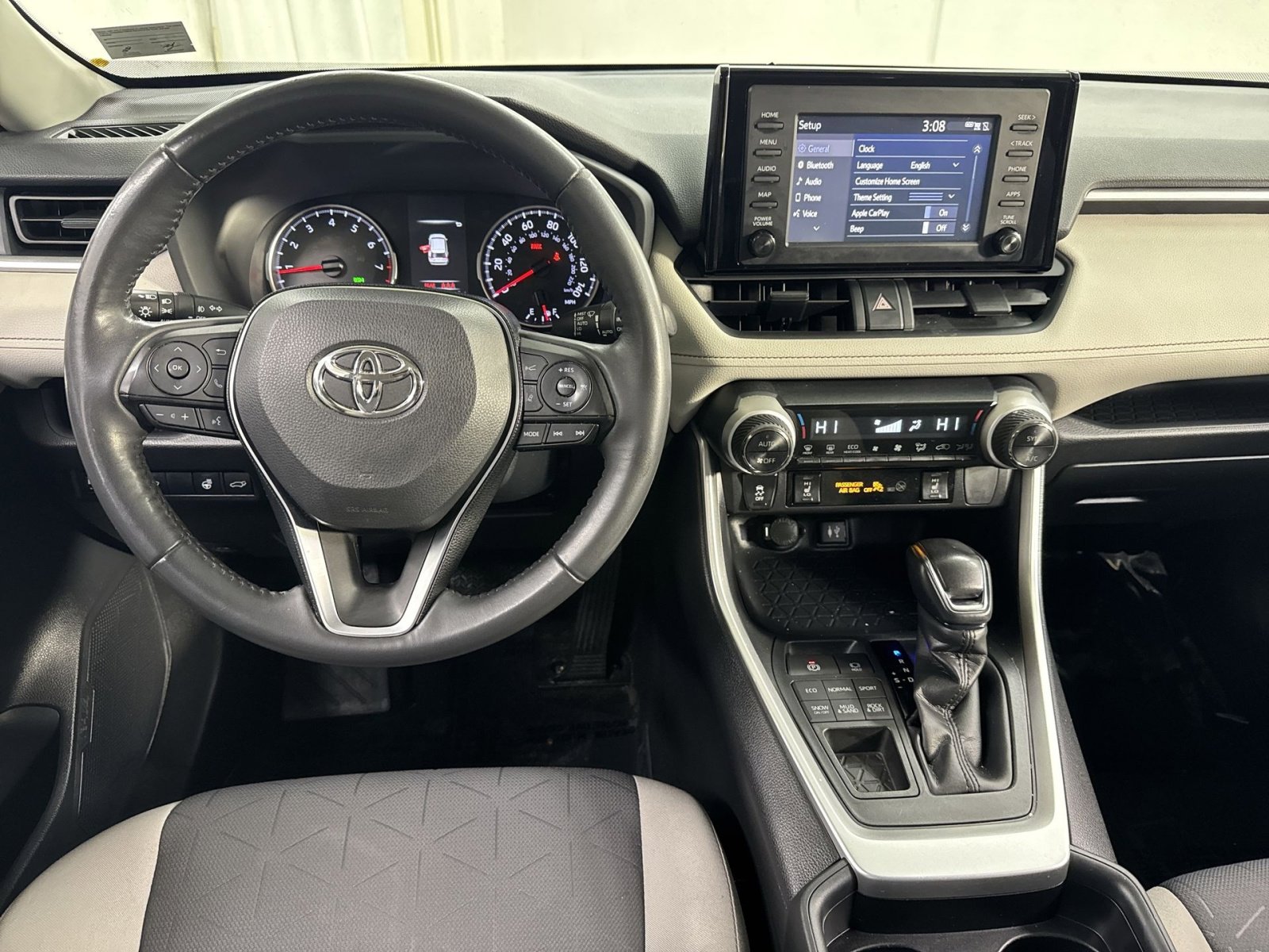 Used 2019 Toyota RAV4 XLE w/ Convenience Package image 27