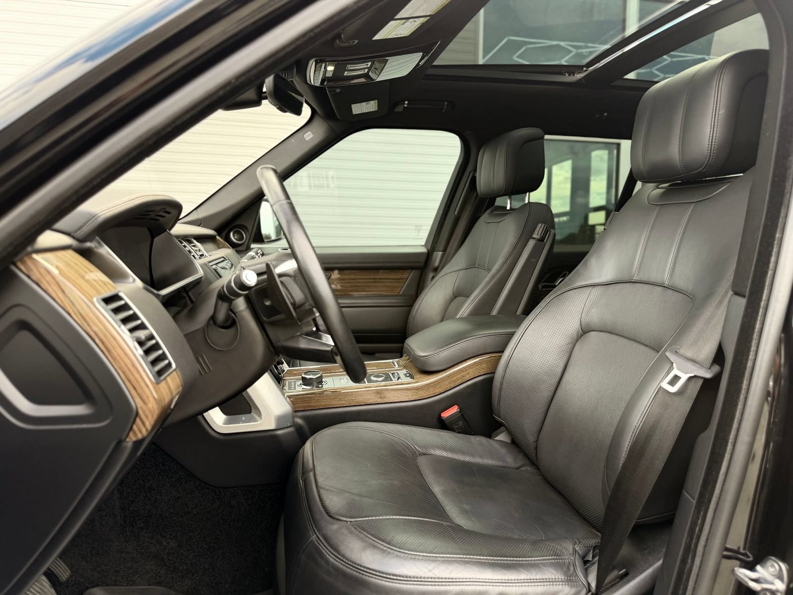 Used 2018 Land Rover Range Rover Supercharged AWD/4WD image 16