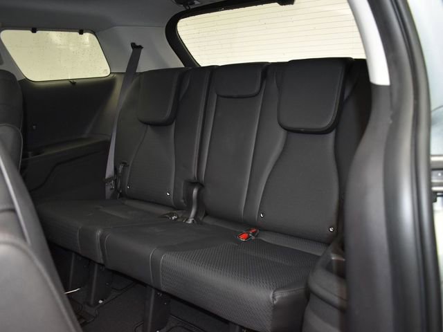 Certified 2025 Kia Carnival SX Prestige image 11