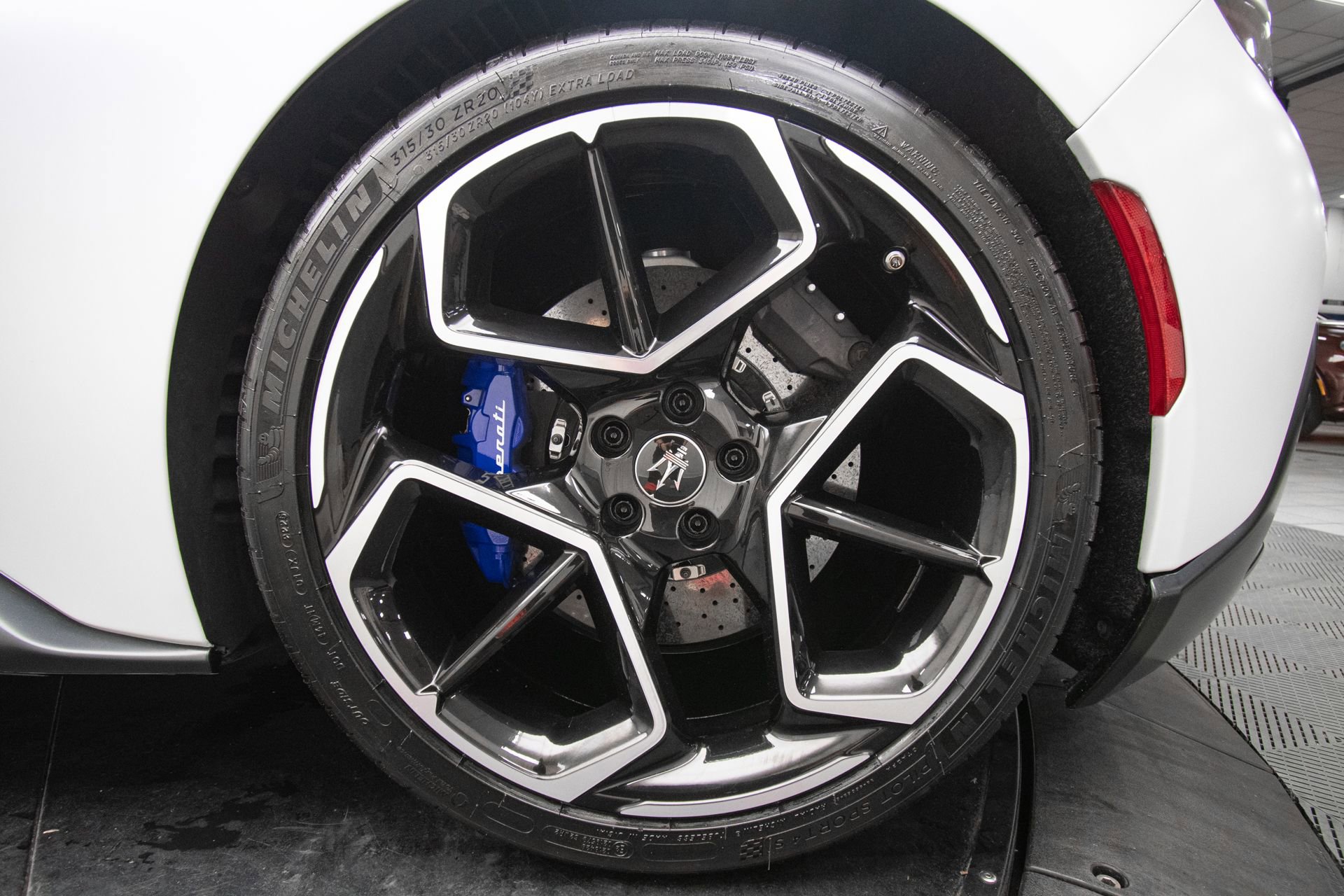 Used 2022 Maserati MC20 Coupe RWD image 45