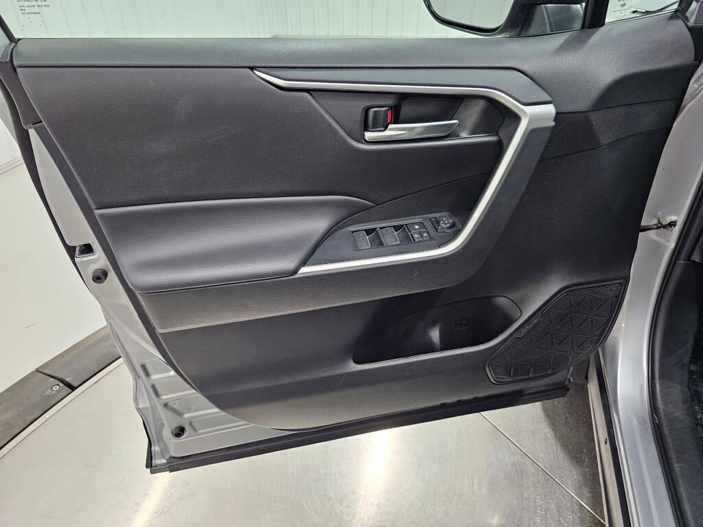 Used 2024 Toyota RAV4 XLE image 22