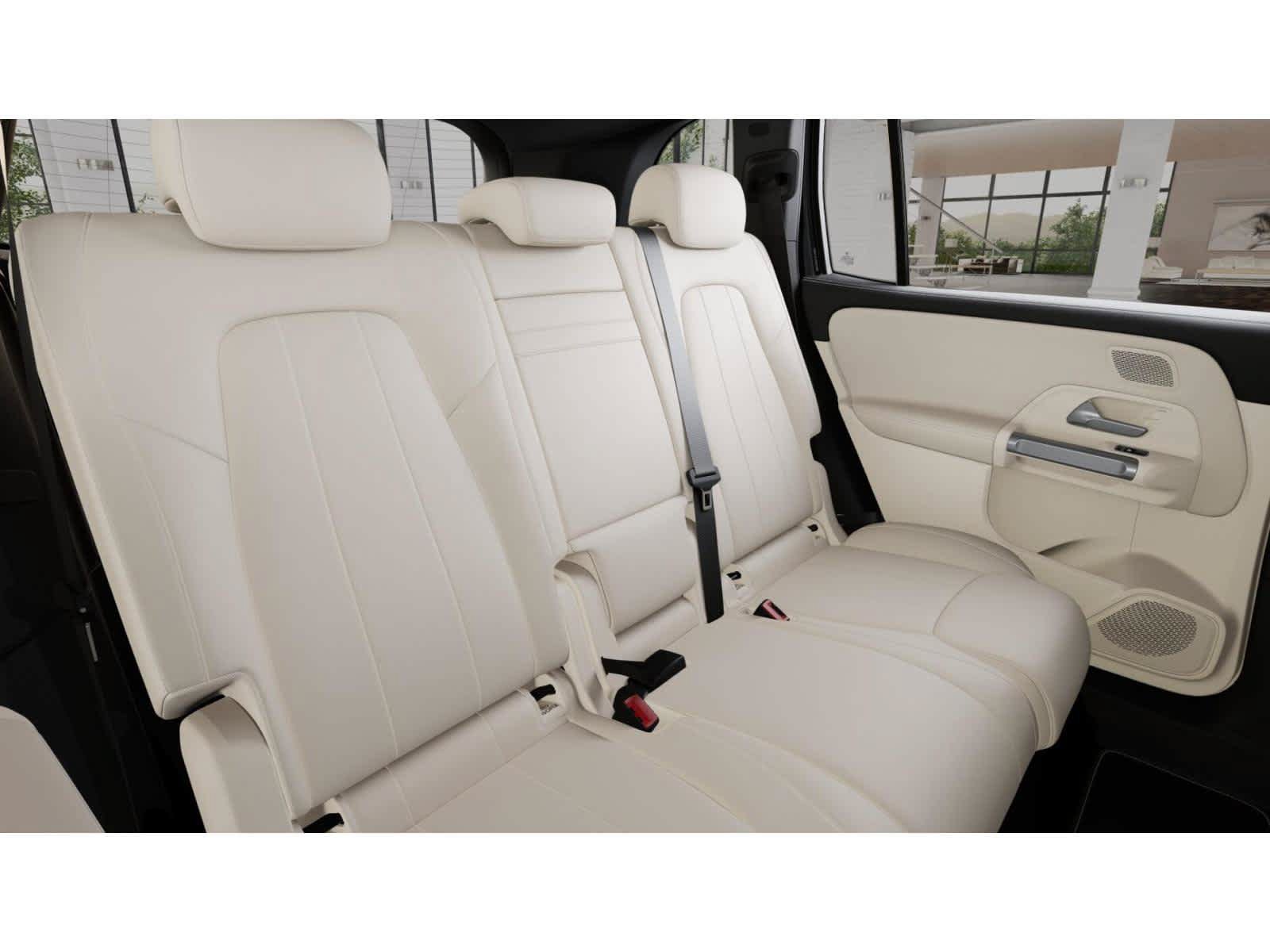 Used 2026 Mercedes-Benz GLB 250 image 4