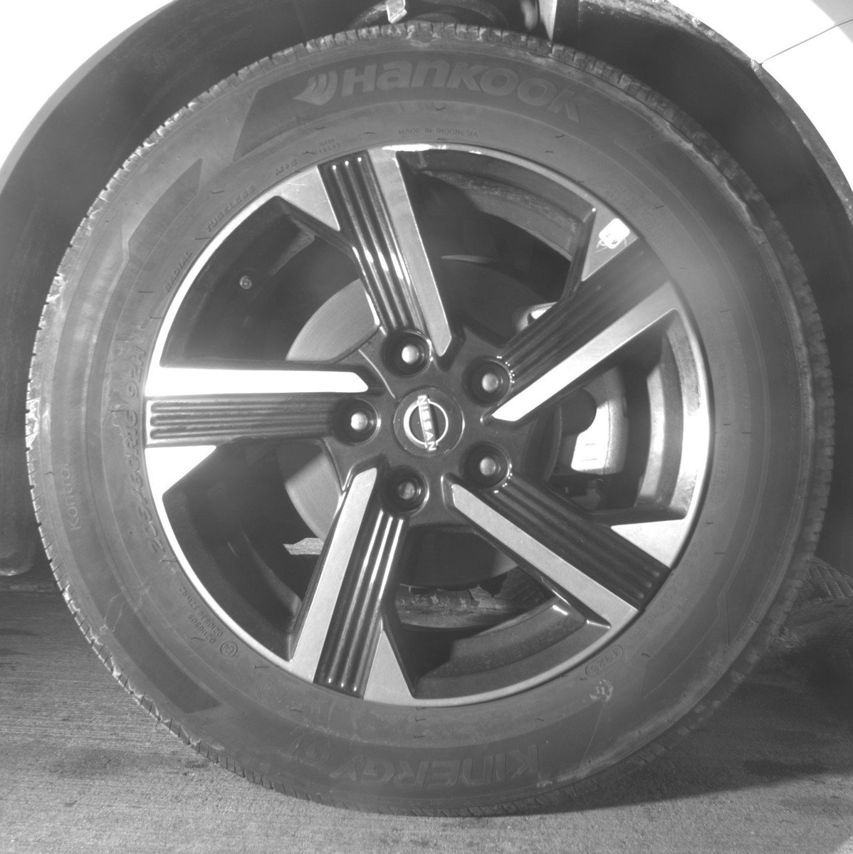 Used 2025 Nissan Sentra SV FWD image 13