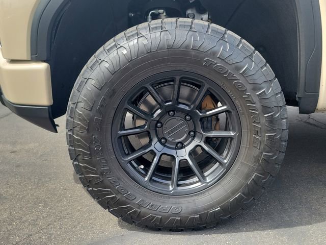Used 2023 GMC Sierra 1500 AT4 w/ Technology Package AWD/4WD image 31