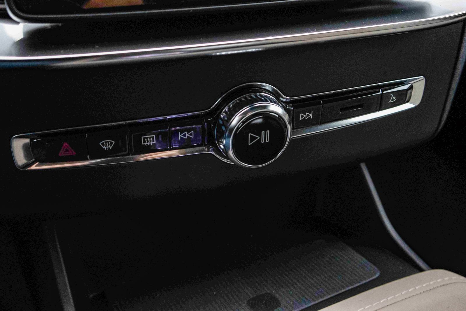 New 2026 Volvo XC90 B5 Core image 35