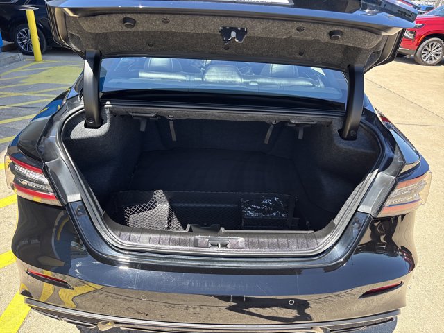 Used 2023 Nissan Maxima SR w/ Sport Mat Group FWD image 7