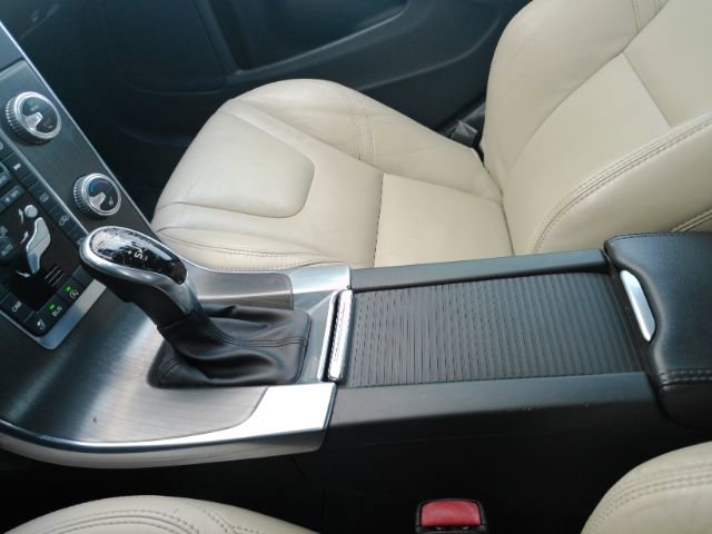 Used 2015 Volvo S60 T6 image 39