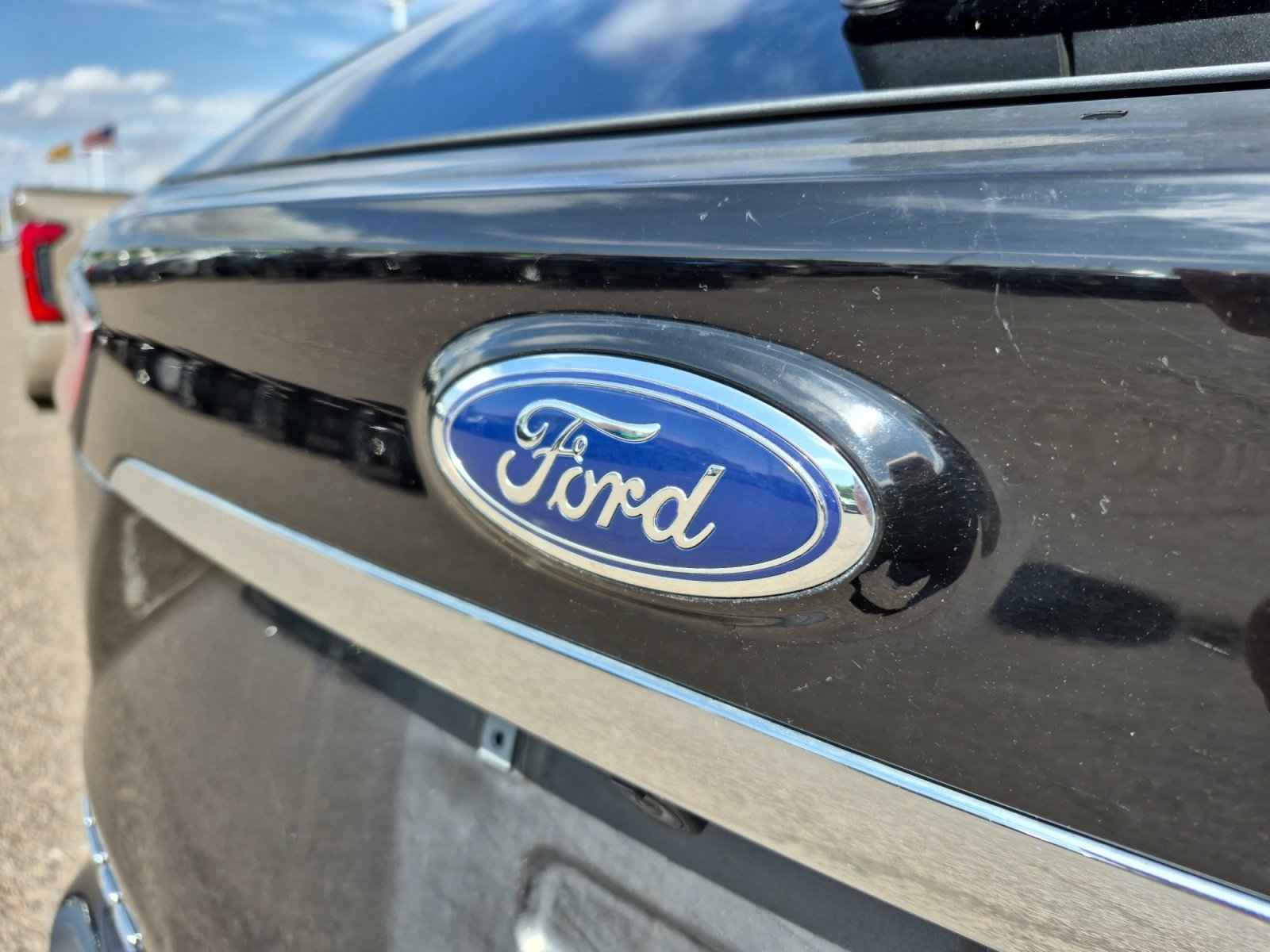 Used 2019 Ford Edge SEL w/ Equipment Group 201A AWD/4WD image 22