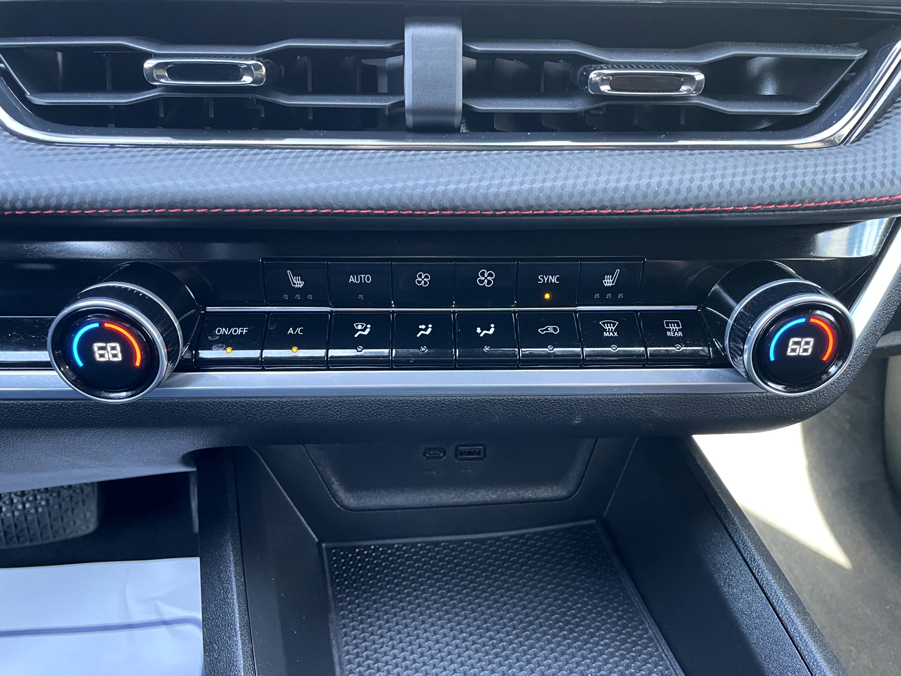 Used 2025 Chevrolet Equinox RS w/ Safety and Technology Package image 18