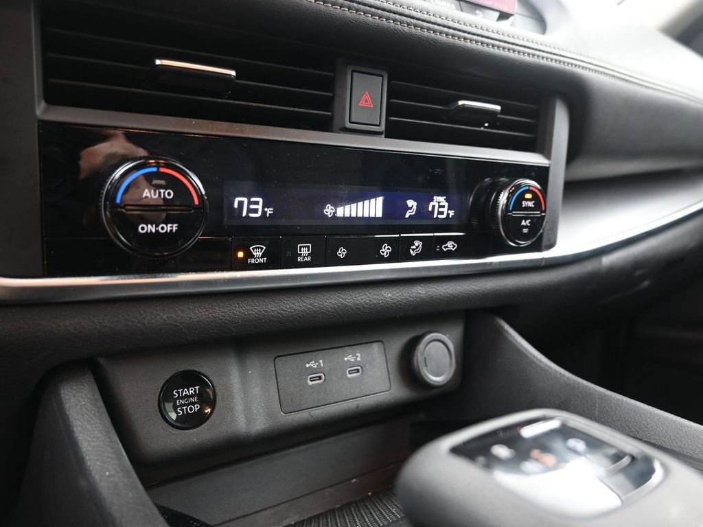 Used 2024 Nissan Rogue SV image 27