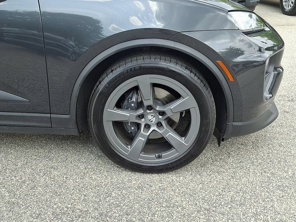 Used 2025 Porsche Macan Electric RWD image 8