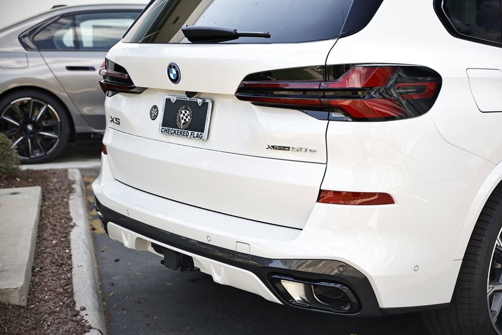 New 2026 BMW X5 xDrive50e w/ M Sport Package image 9