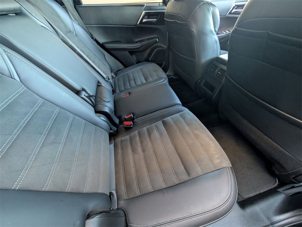 Used 2024 Mitsubishi Outlander SE Black Edition image 19