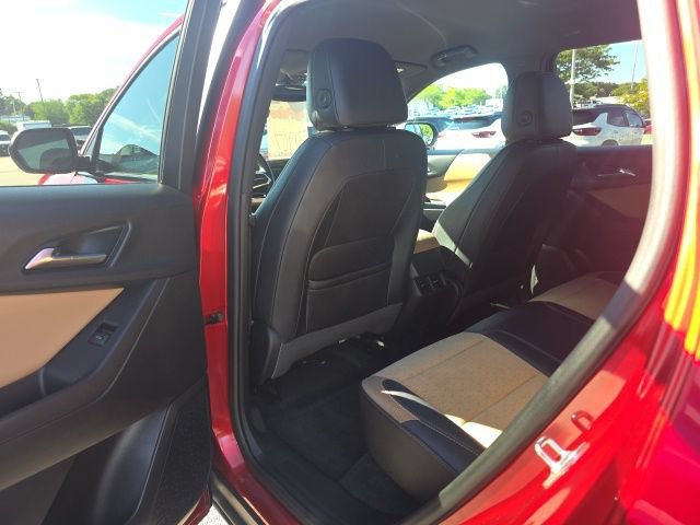 Used 2025 Chevrolet Equinox ACTIV AWD/4WD image 25