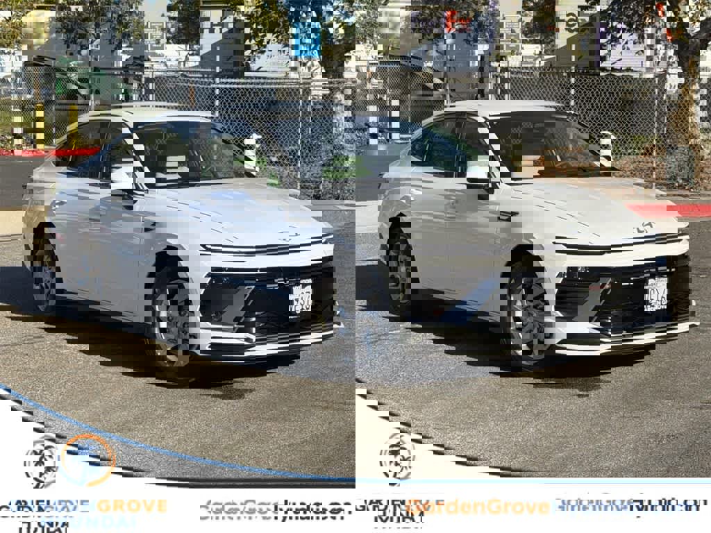 Certified 2025 Hyundai Sonata SE