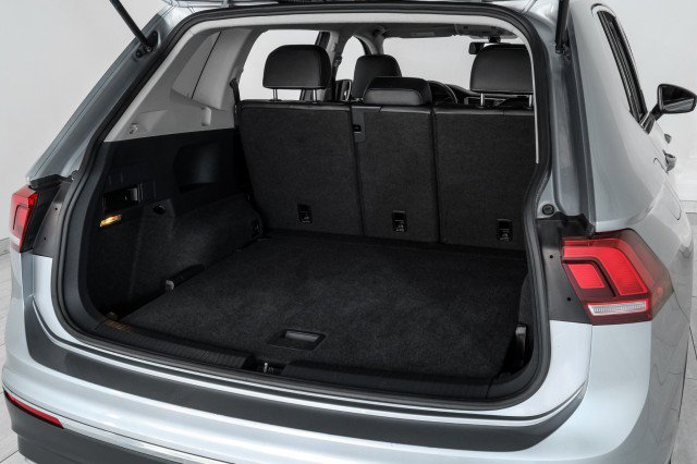 Used 2021 Volkswagen Tiguan SE R-Line image 57