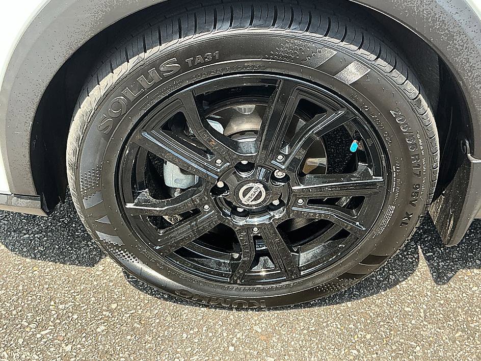 Certified 2021 Nissan Kicks SR w/ SR Premium Package FWD image 8