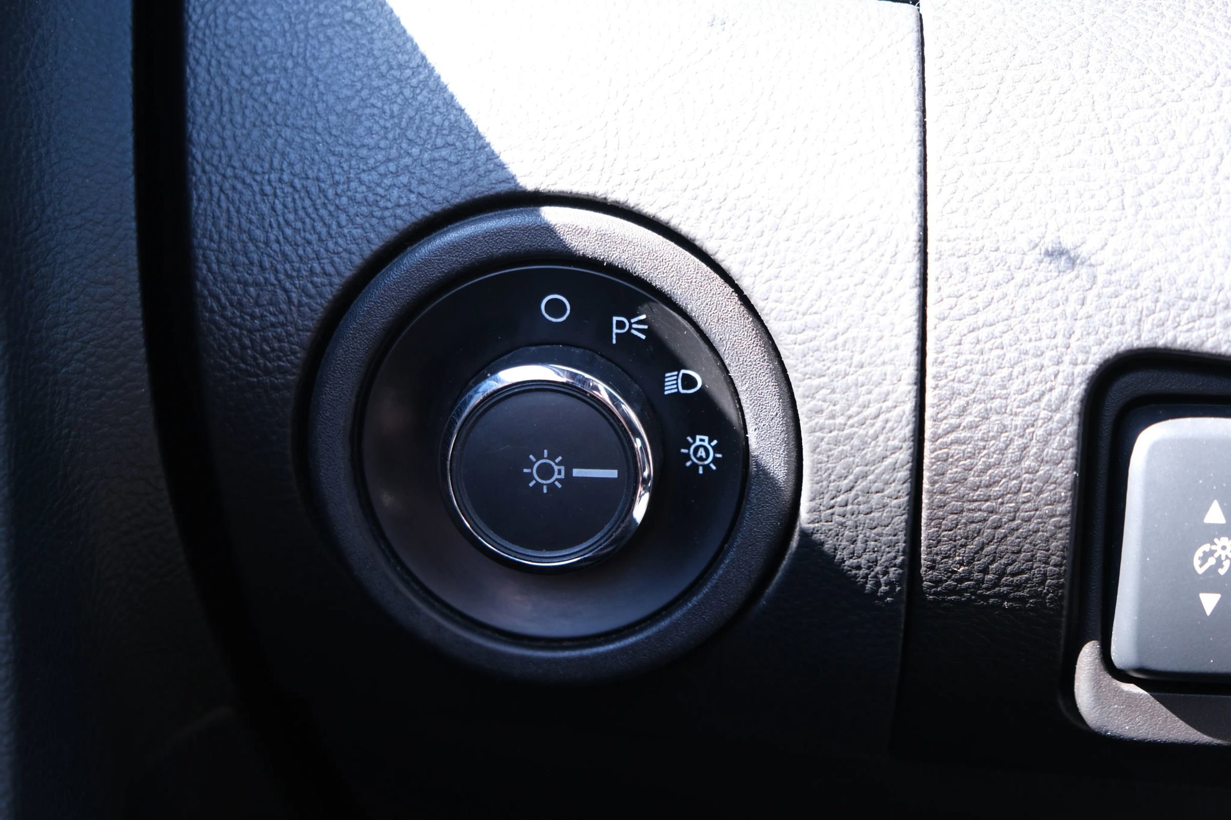 Used 2013 Ford Taurus SEL image 34